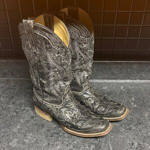 CORRAL WOMEN'S BLACK EMBROIDERY SNAKE INLAY SQUARE TOE COWBOY BOOT